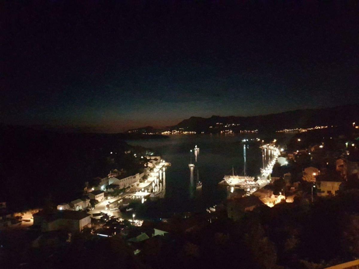 Tempera * Povlja (Brac)
